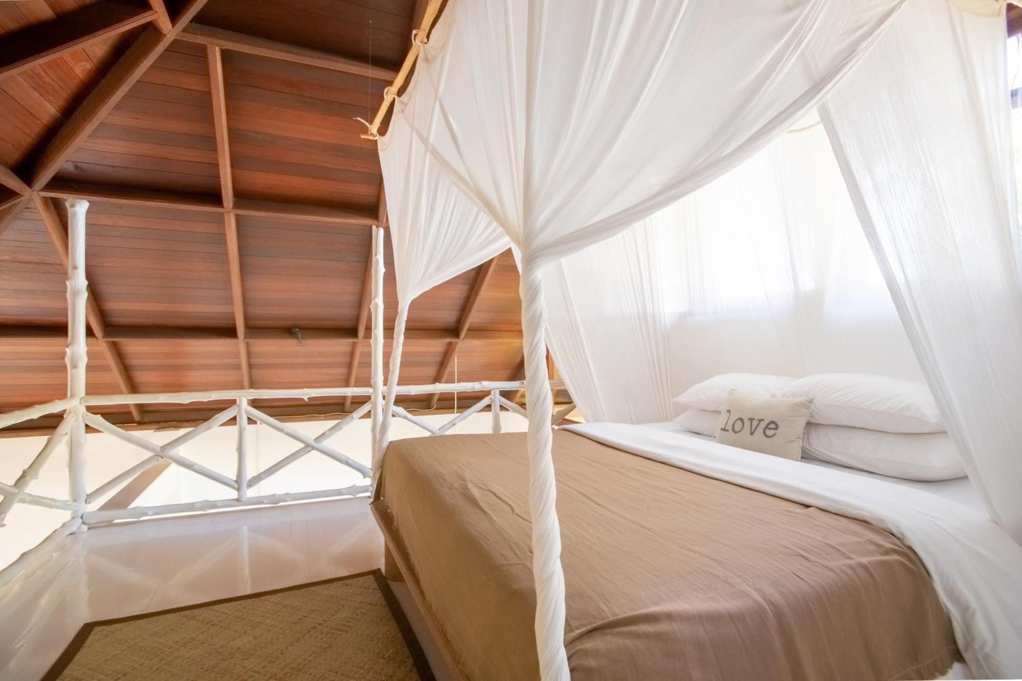 Aloita Resort Mentawai Tua Pejat Ngoại thất bức ảnh